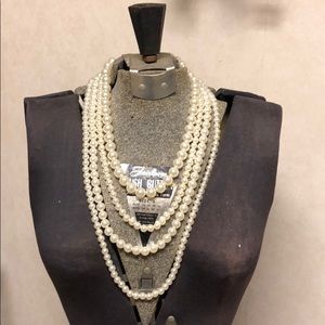 Multi strand white faux pearl necklace￼
